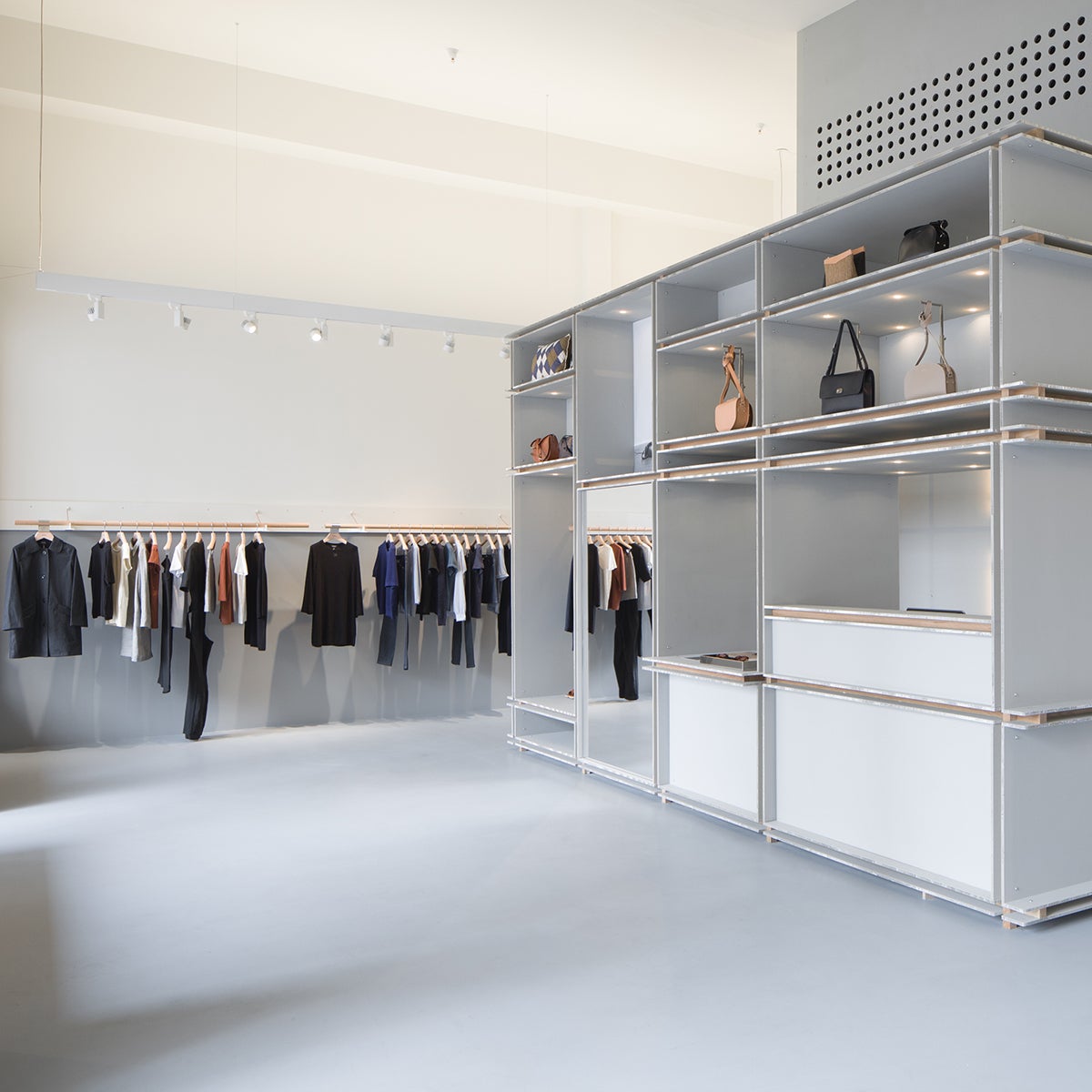 LISTE DES BOUTIQUES